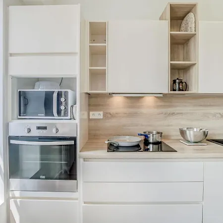 Apartment Carlton-2 By Interhome Biarritz